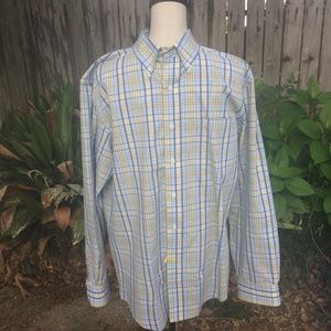 IZOD Sz L Classic Fit Plaid Men Shirt